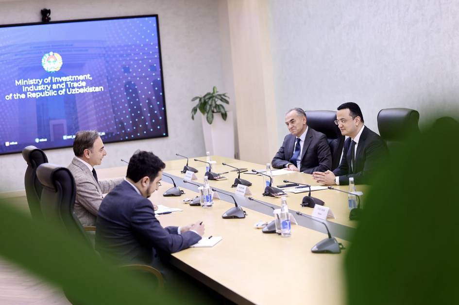 Uzbekistan and Azerbaijan review construction of Ritz-Carlton hotel in Tashkent 